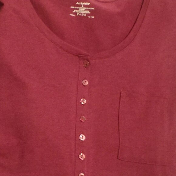 Ambrielle Small or Medium Berry Crush color Pocket Shirt NWT, Upper Button. - Picture 3 of 3